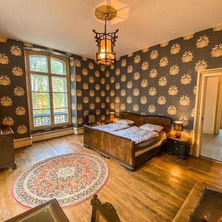 Private Castle With Park - Chateau Guillermo La Moncelle Bagian luar foto