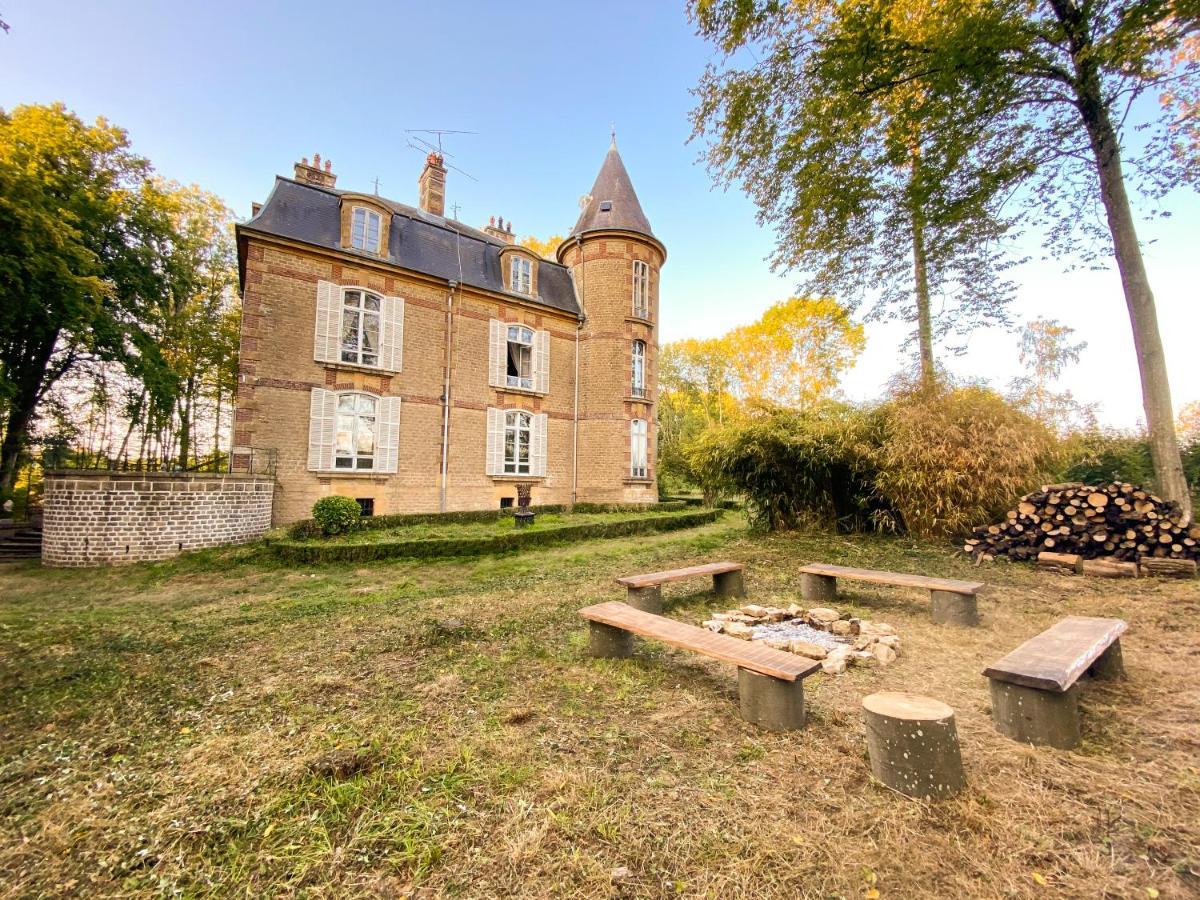 Private Castle With Park - Chateau Guillermo La Moncelle Bagian luar foto
