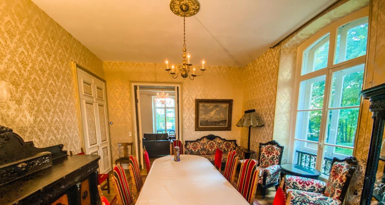 Private Castle With Park - Chateau Guillermo La Moncelle Bagian luar foto