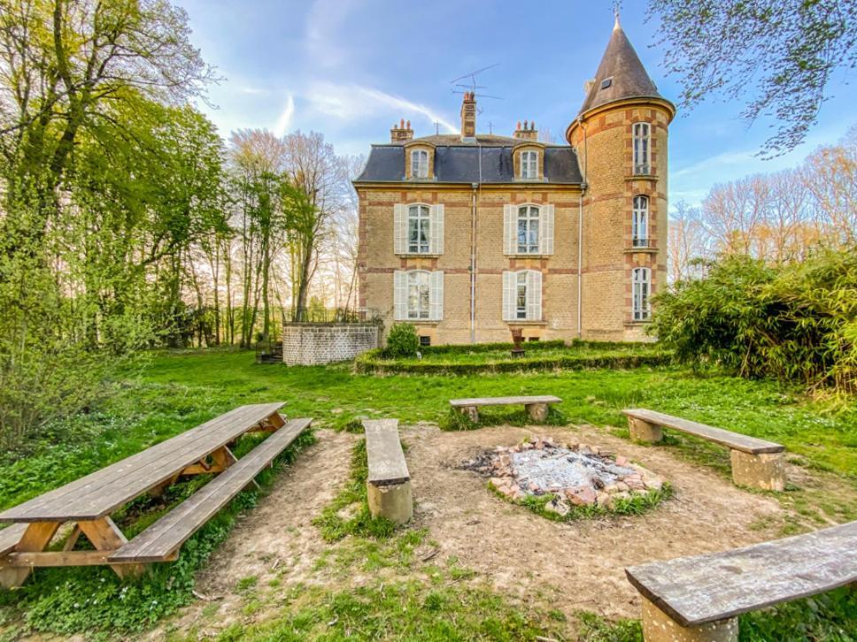Private Castle With Park - Chateau Guillermo La Moncelle Bagian luar foto