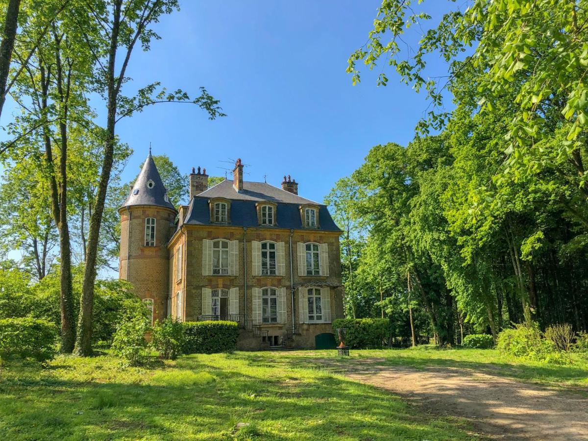 Private Castle With Park - Chateau Guillermo La Moncelle Bagian luar foto