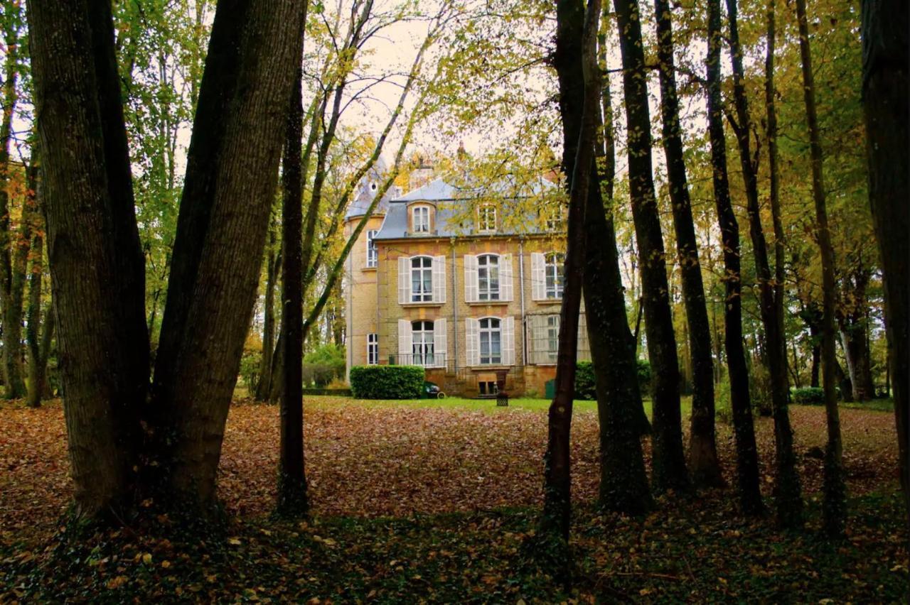 Private Castle With Park - Chateau Guillermo La Moncelle Bagian luar foto