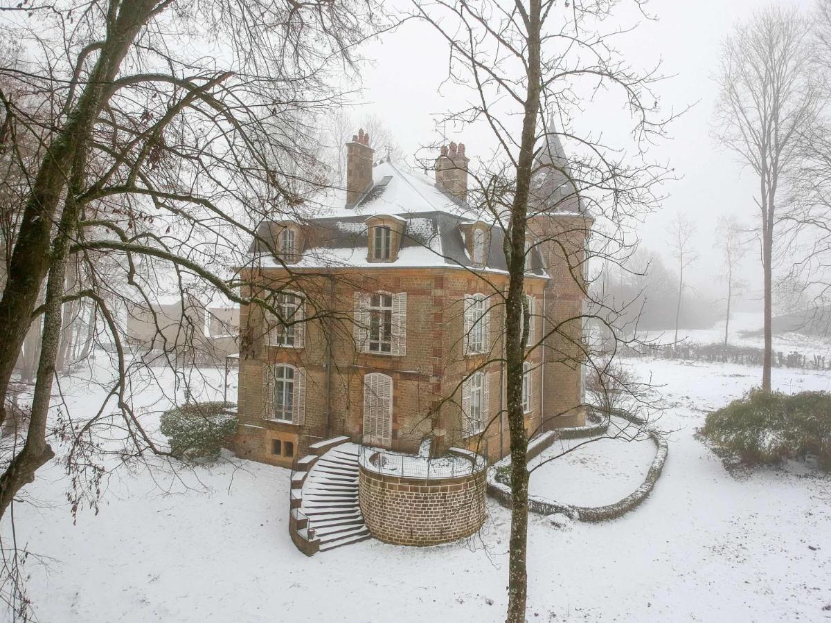 Private Castle With Park - Chateau Guillermo La Moncelle Bagian luar foto