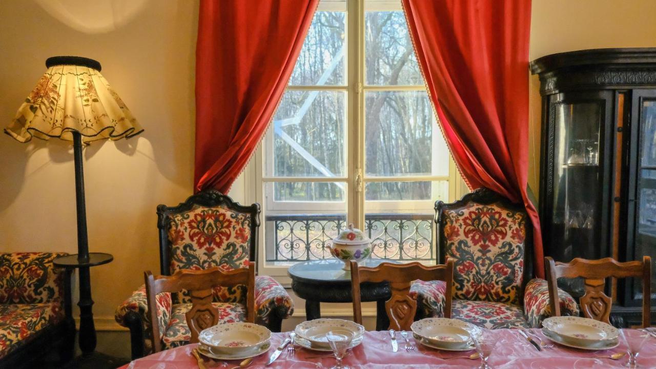 Private Castle With Park - Chateau Guillermo La Moncelle Bagian luar foto