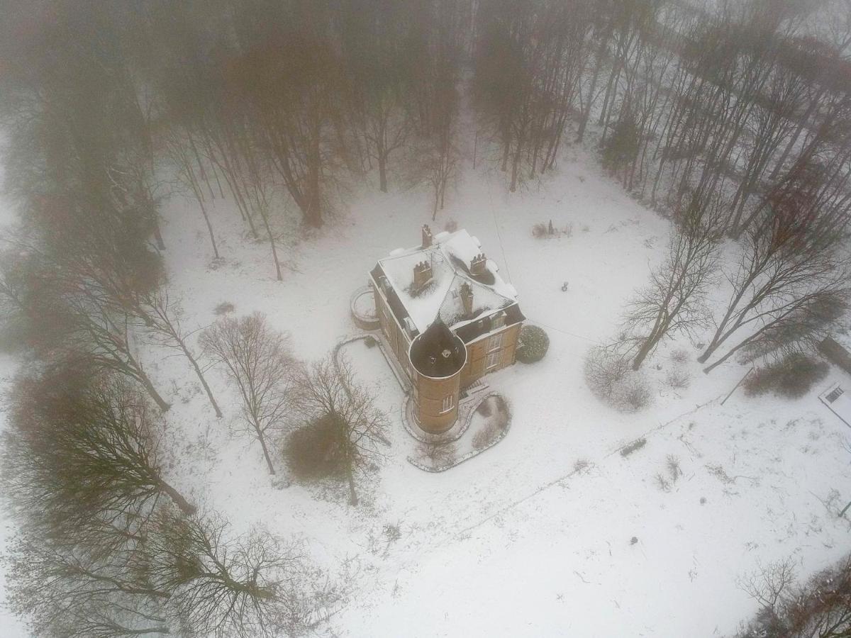 Private Castle With Park - Chateau Guillermo La Moncelle Bagian luar foto