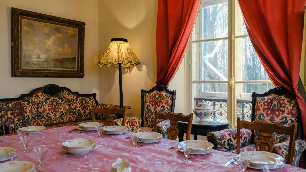 Private Castle With Park - Chateau Guillermo La Moncelle Bagian luar foto