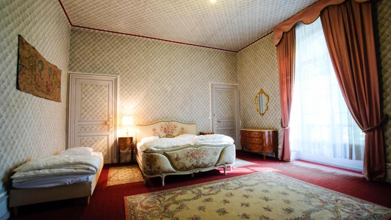 Private Castle With Park - Chateau Guillermo La Moncelle Bagian luar foto